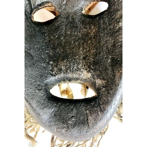 African Malindi Mask W/Cow's Teeth. Symbolizes Fearsome Warriors and Rustlers - Picture 5 of 10